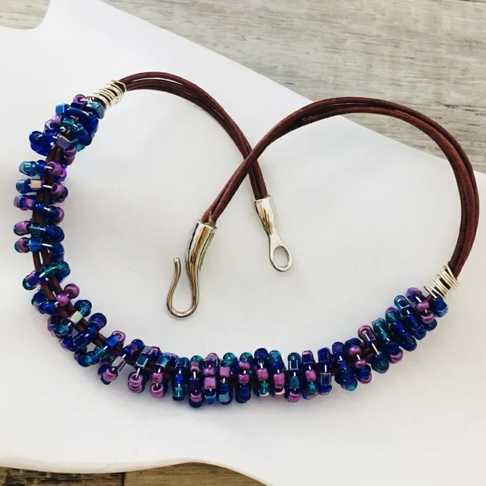 Stunning Vintage Beaded Boho Blue leather fish hook Chocker 4502